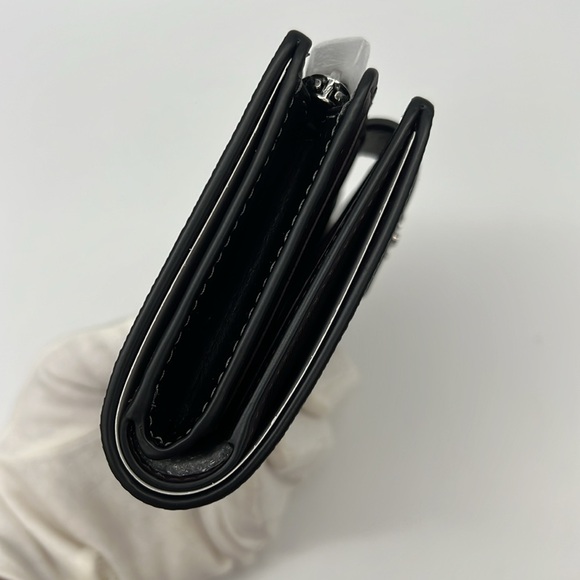 Coach Medium Corner Zip Wallet With Heart Bolt
Print Silver Black Multi - Picture 5 of 15